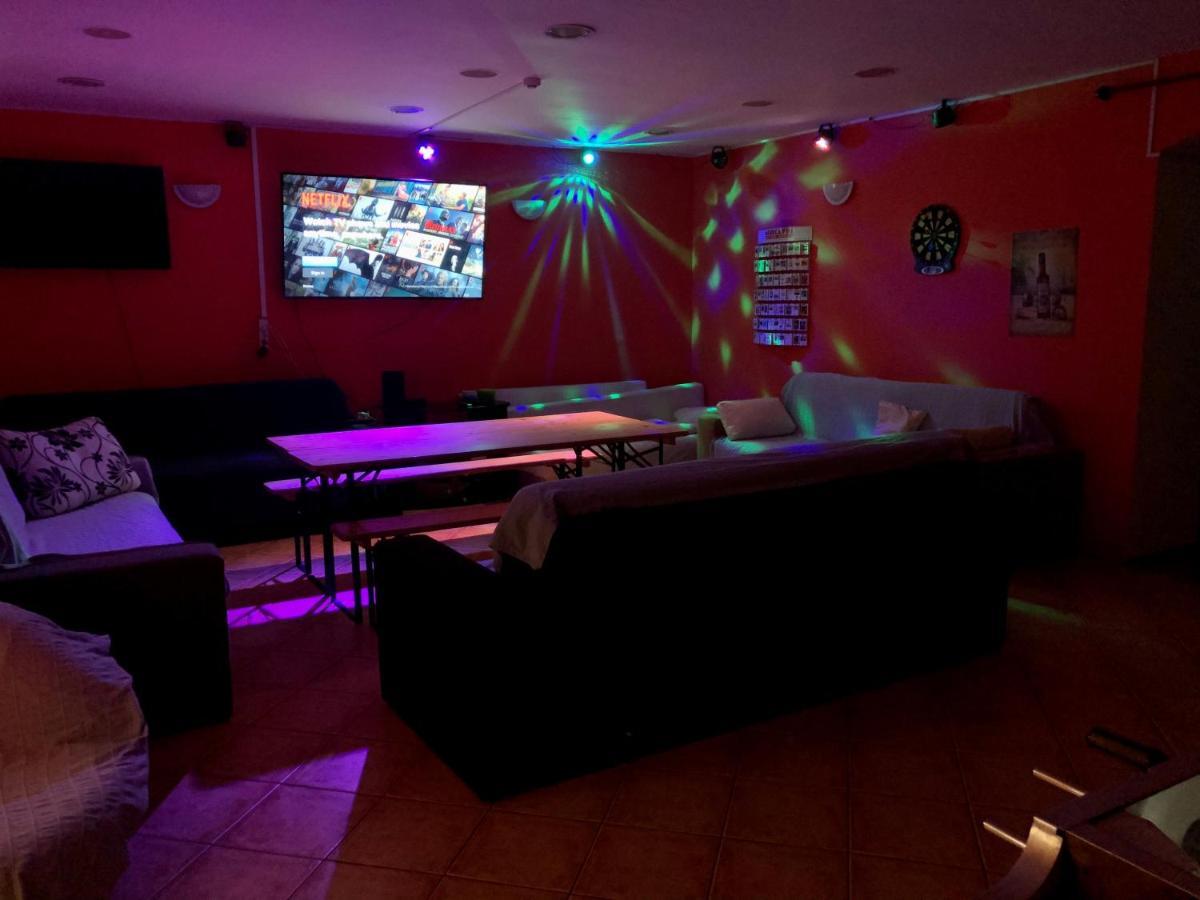 Whole Basement Former Pub3 For Bachelor / Bachelorette Party Budapest Exterior foto